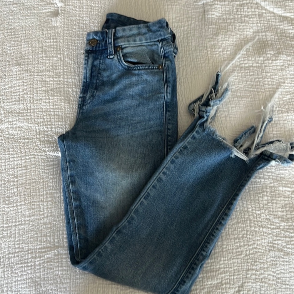 7 FAM slim straight   Distressed bottom